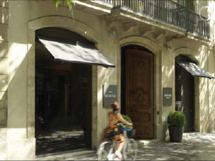 crop_1371559647 Advance – Casa Elliot